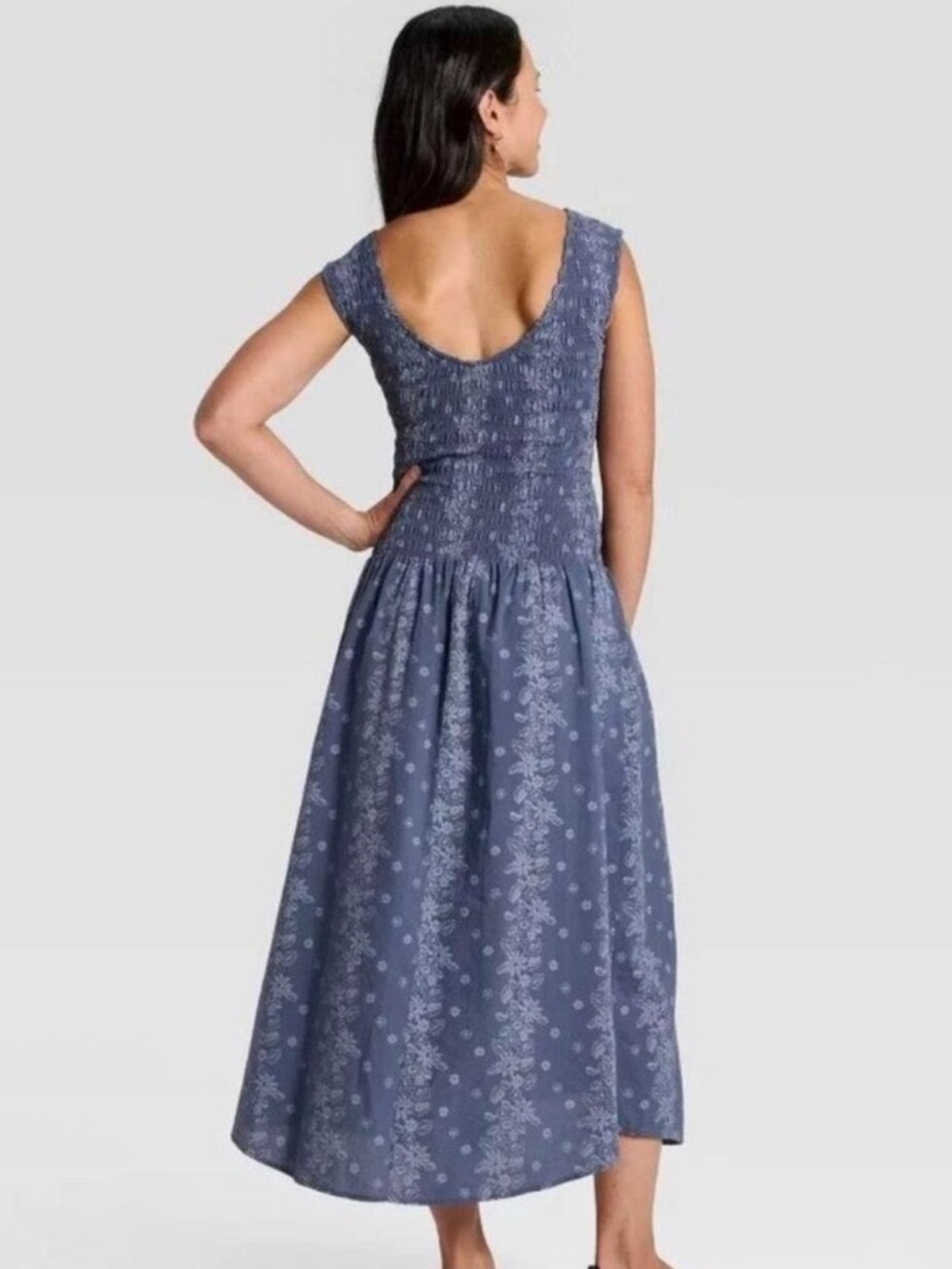 NEW Universal Thread Smocked A-Line Ruched Midi Dress Blue Floral 100% Cotton - Picture 2 of 6